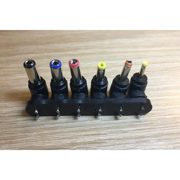 Hosa ACD-477 Universal Power Adapter - Image 4