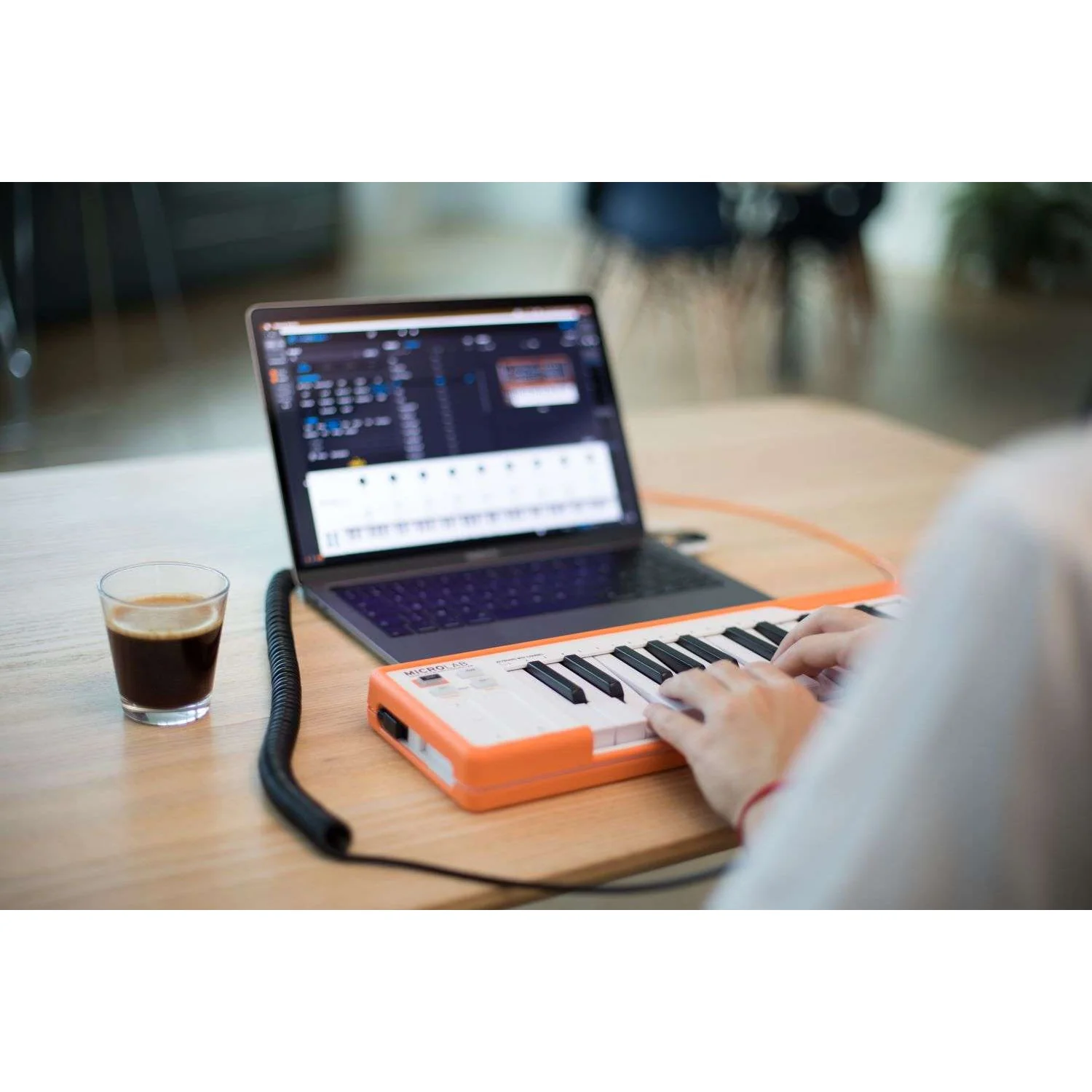 Arturia MICROLAB-OR MicroLab 25-Key Keyboard Controller, Orange - Image 11