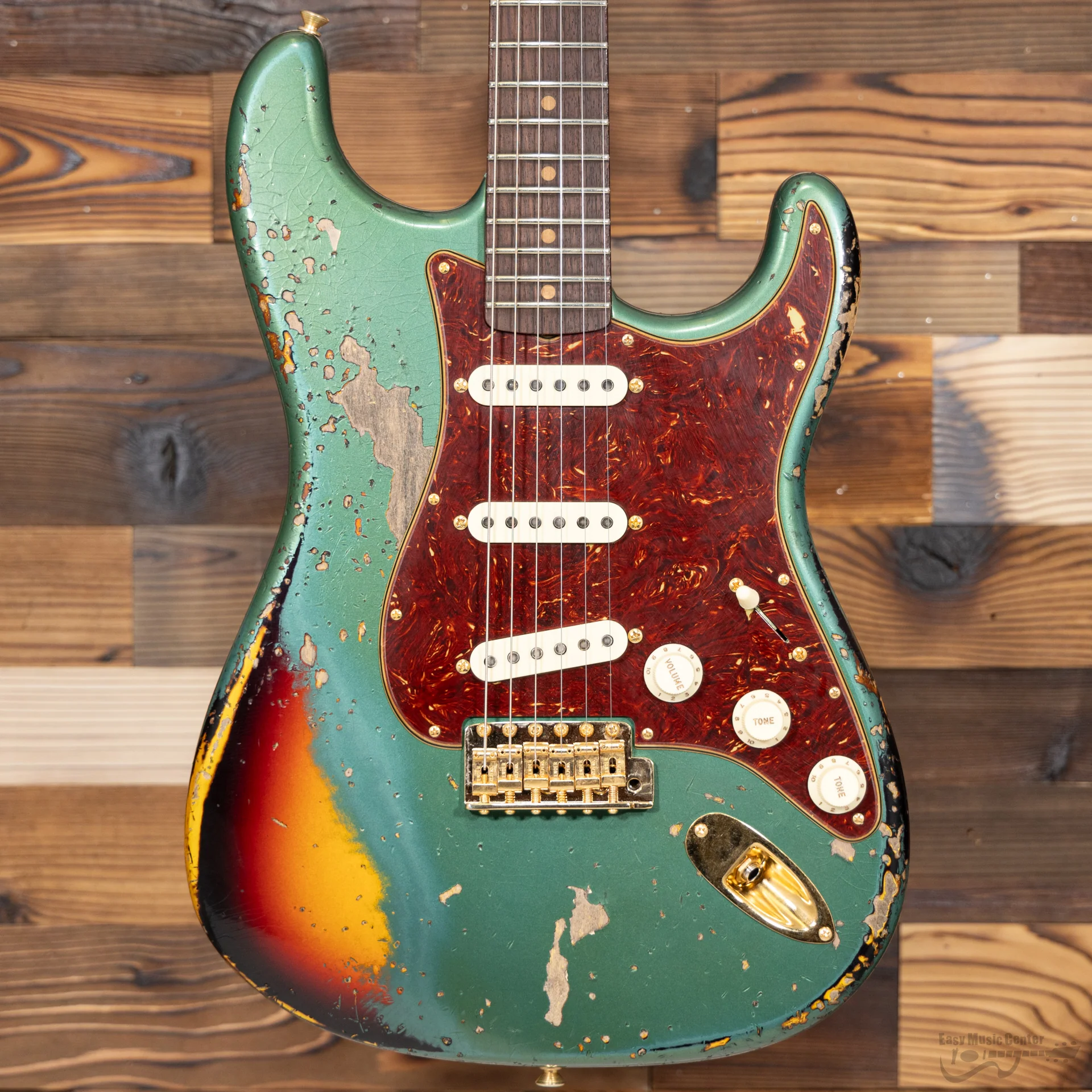 Fender 923-6053-042 Custom Shop (#CZ565438), 1962 LTD Strat, Gold Hardware, Heavy Relic, Aged Sherwood Green Metallic over 3-color Sunburst - Image 2