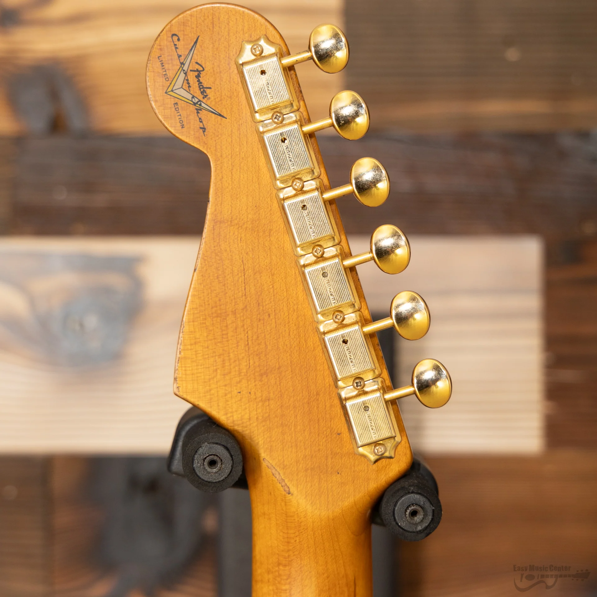 Fender 923-6053-042 Custom Shop (#CZ565438), 1962 LTD Strat, Gold Hardware, Heavy Relic, Aged Sherwood Green Metallic over 3-color Sunburst - Image 7