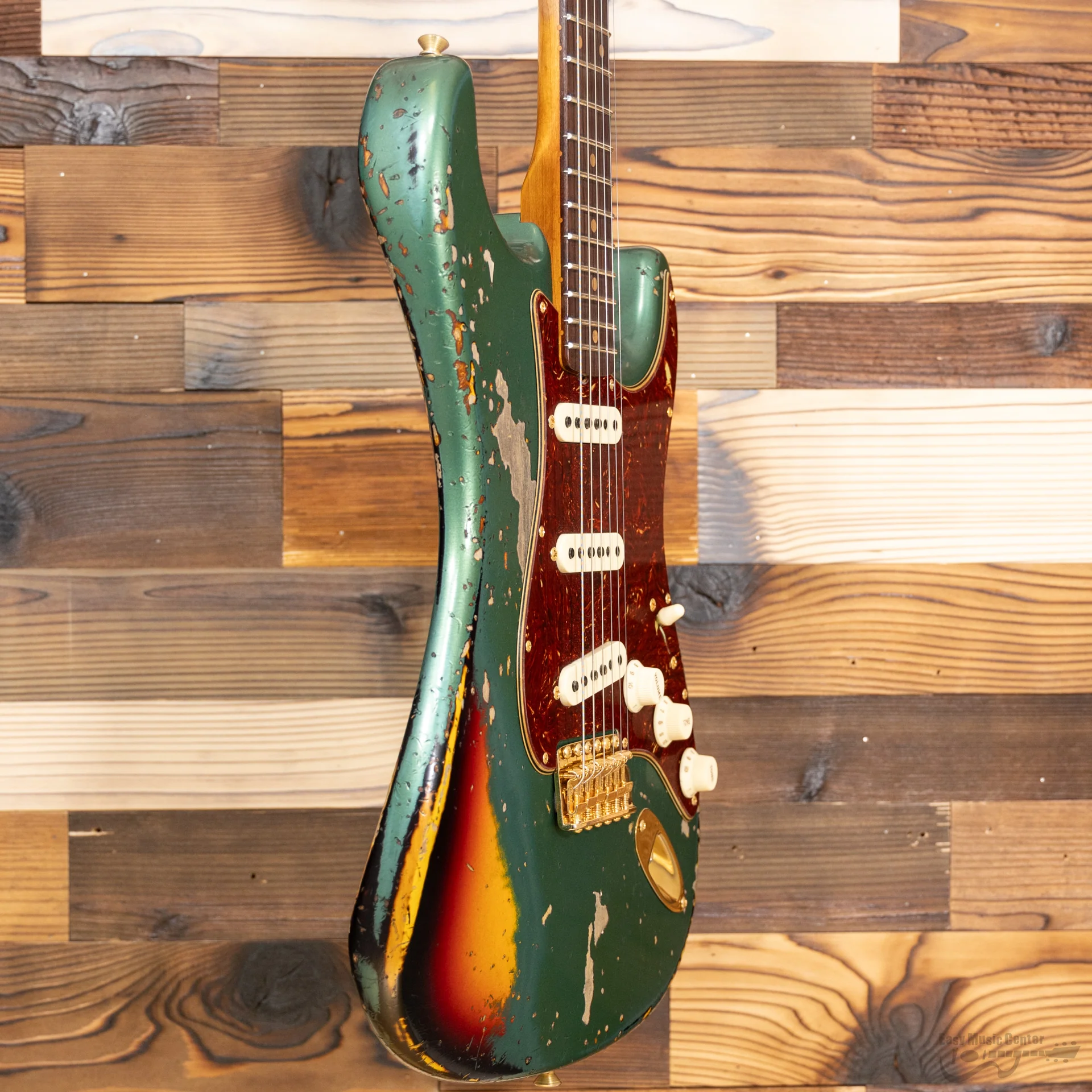 Fender 923-6053-042 Custom Shop (#CZ565438), 1962 LTD Strat, Gold Hardware, Heavy Relic, Aged Sherwood Green Metallic over 3-color Sunburst - Image 8