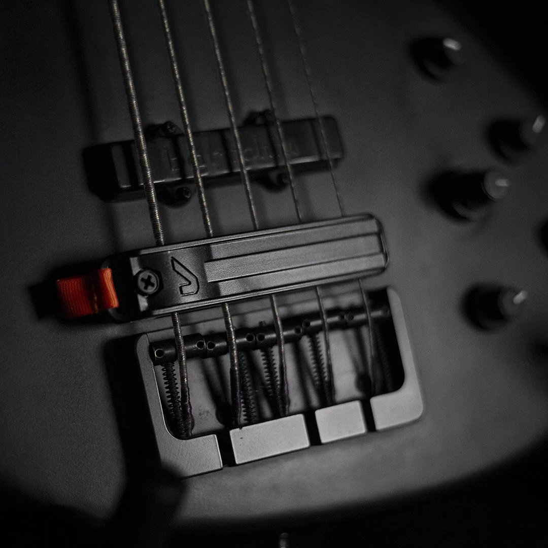 Gruv Gear FUMP5-BLK Frump Bridge String Muter, 4 to 5-String Bass, Black - Image 4