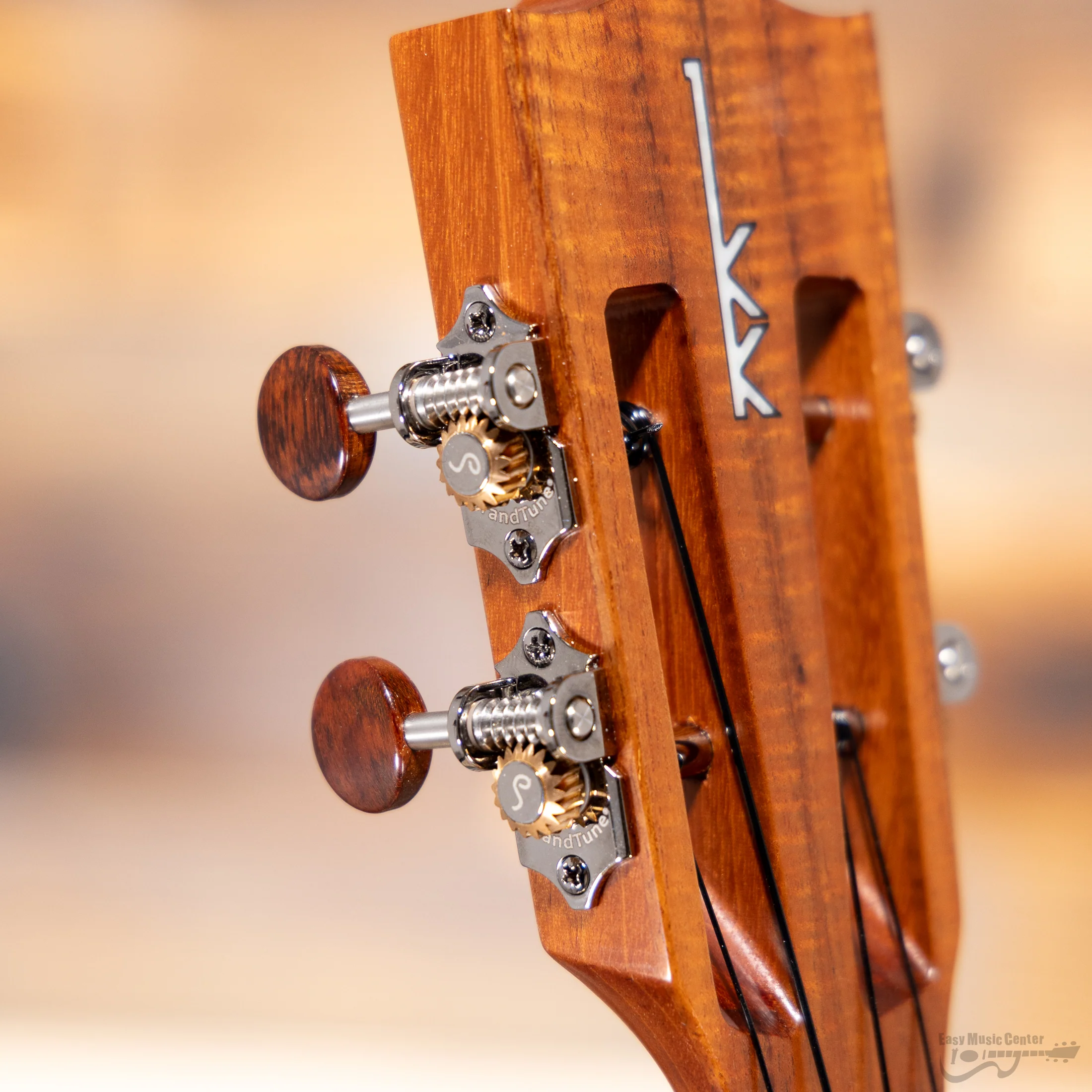 Kamaka HF-2DI Slotted Deluxe Koa Concert Ukulele (#240780) - Image 10