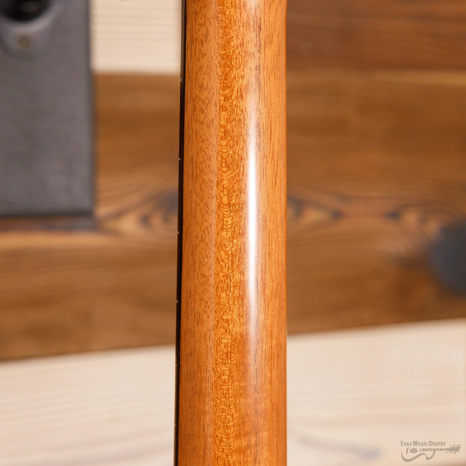 Kamaka HF4 Koa Baritone Ukulele (#250074) - Image 10