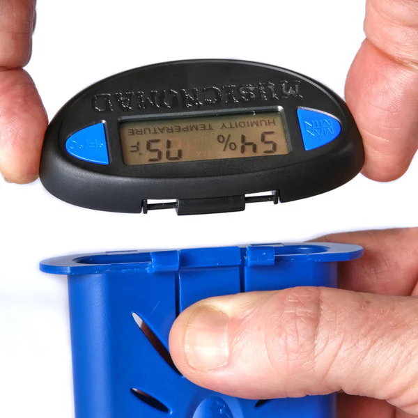 Music Nomad MN312 HONE - Guitar Hygrometer - Humidity & Temperature Monitor - Image 2