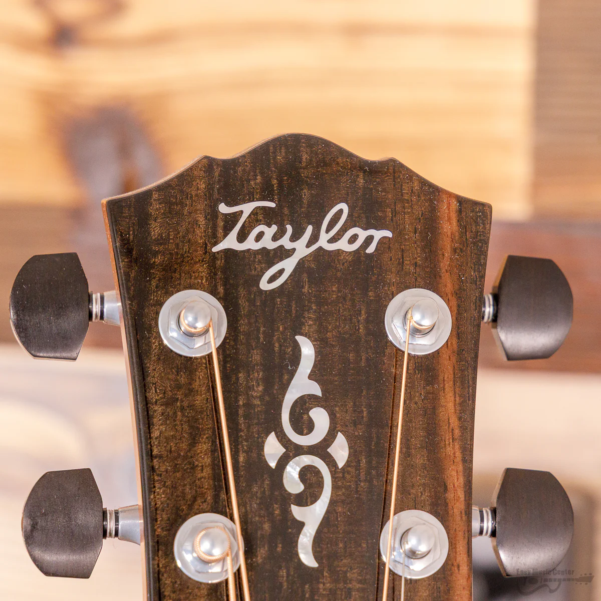 Taylor 814E-K-GL-SB Gold Label Grand Auditorium, Spruce Top, Koa b/s, Cutaway, Electronics, Sunburst (#1203115083) - Image 16