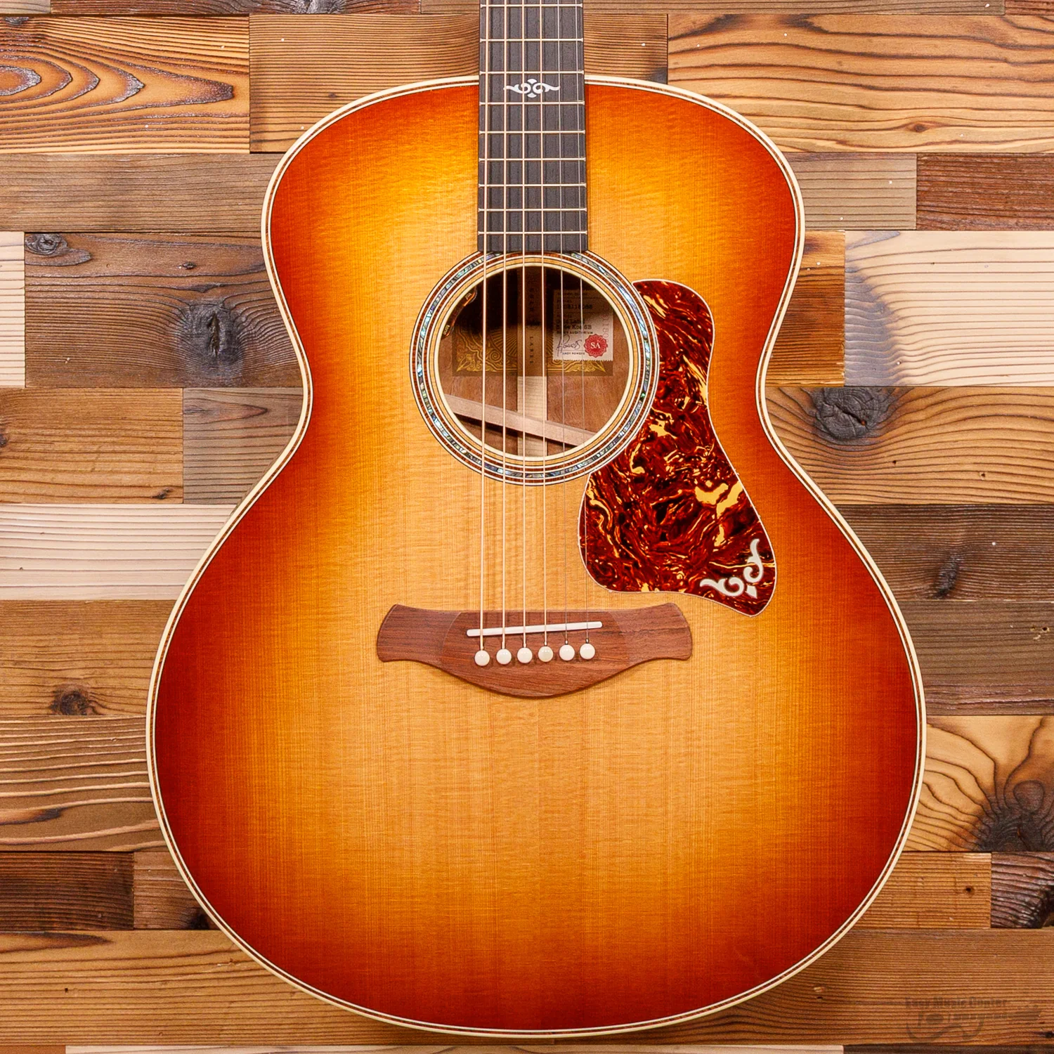 Taylor 814E-K-GL-SB Gold Label Grand Auditorium, Spruce Top, Koa b/s, Cutaway, Electronics, Sunburst (#1203115083) - Image 2