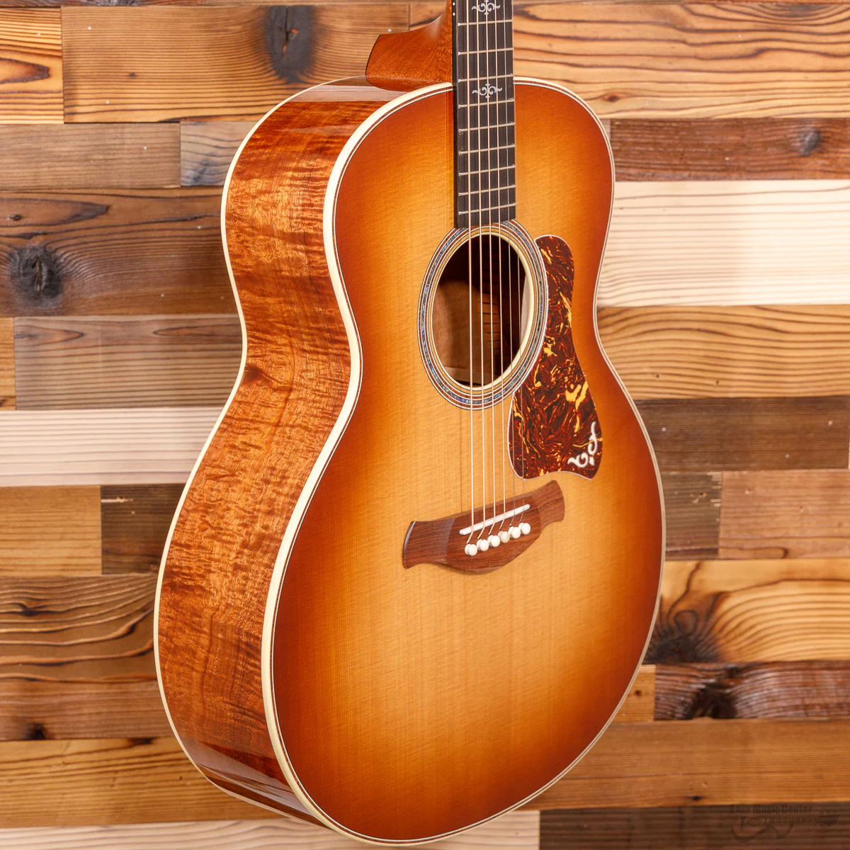 Taylor 814E-K-GL-SB Gold Label Grand Auditorium, Spruce Top, Koa b/s, Cutaway, Electronics, Sunburst (#1203115083) - Image 3